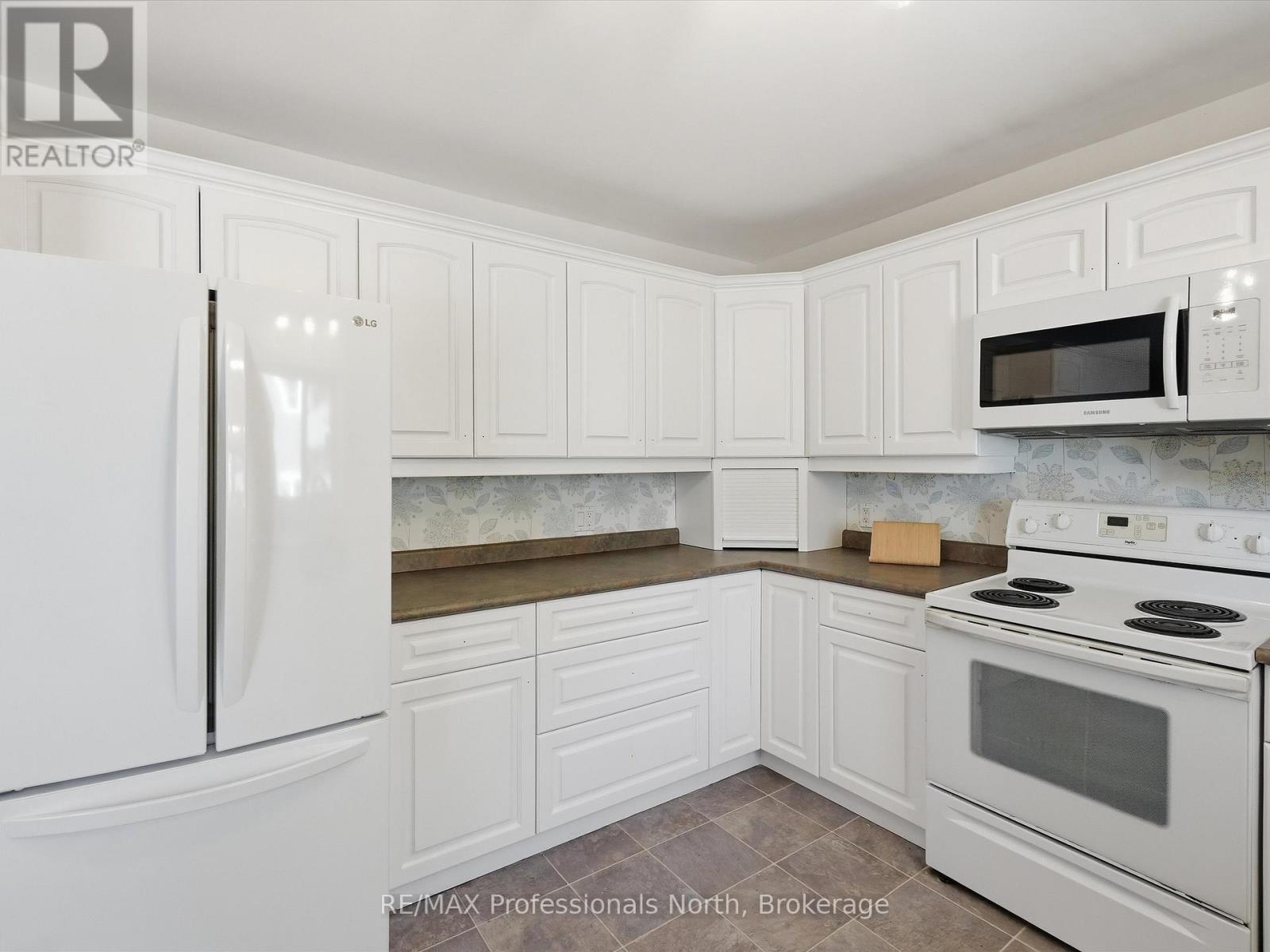 1 Glendale Road, Bracebridge, Ontario  P1L 1B3 - Photo 11 - X12956360