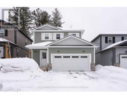 15 QUINN FOREST DRIVE, Bracebridge, Ontario