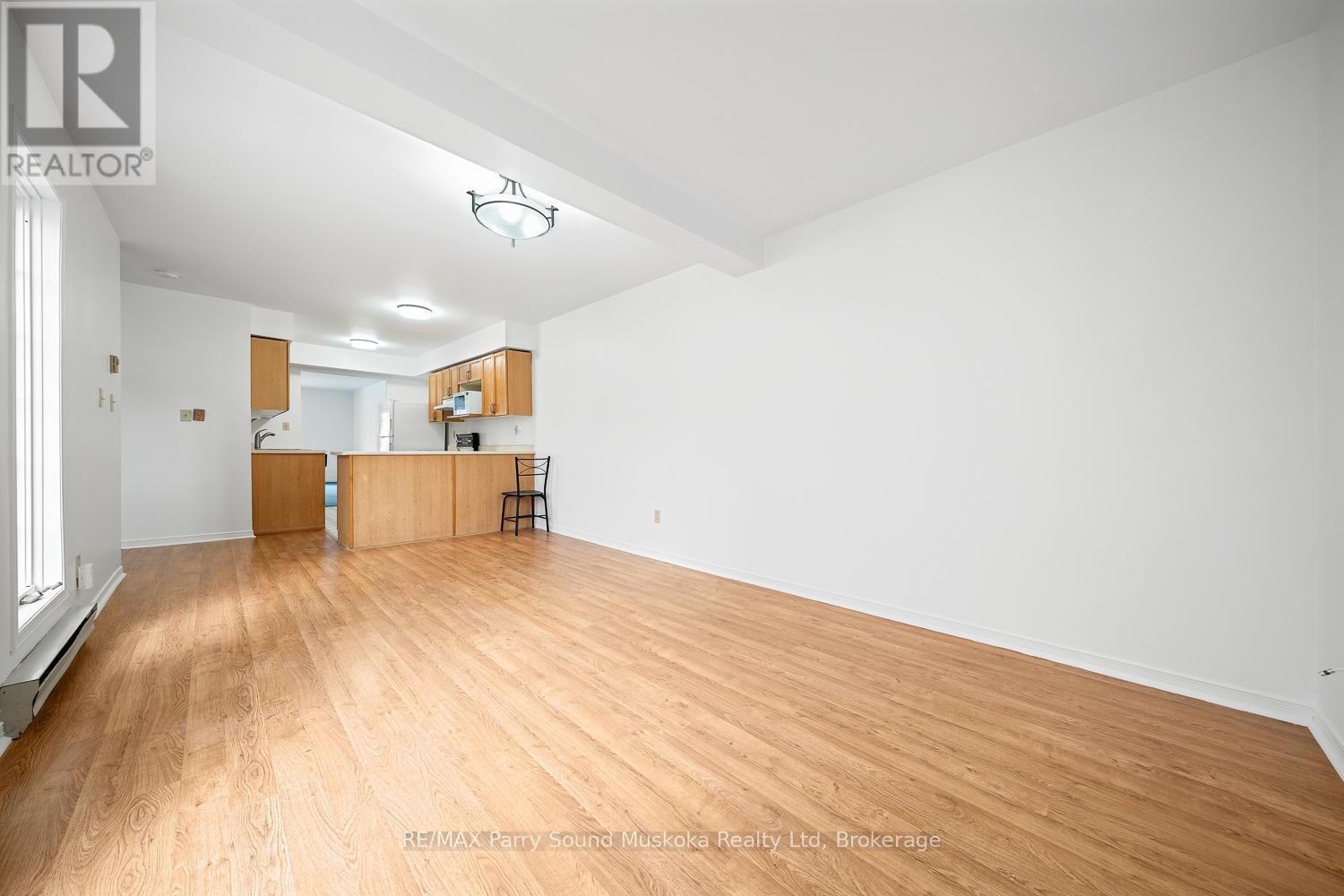 18 Georgian Bay Avenue, Parry Sound, Ontario  P2A 3B2 - Photo 12 - X12961202