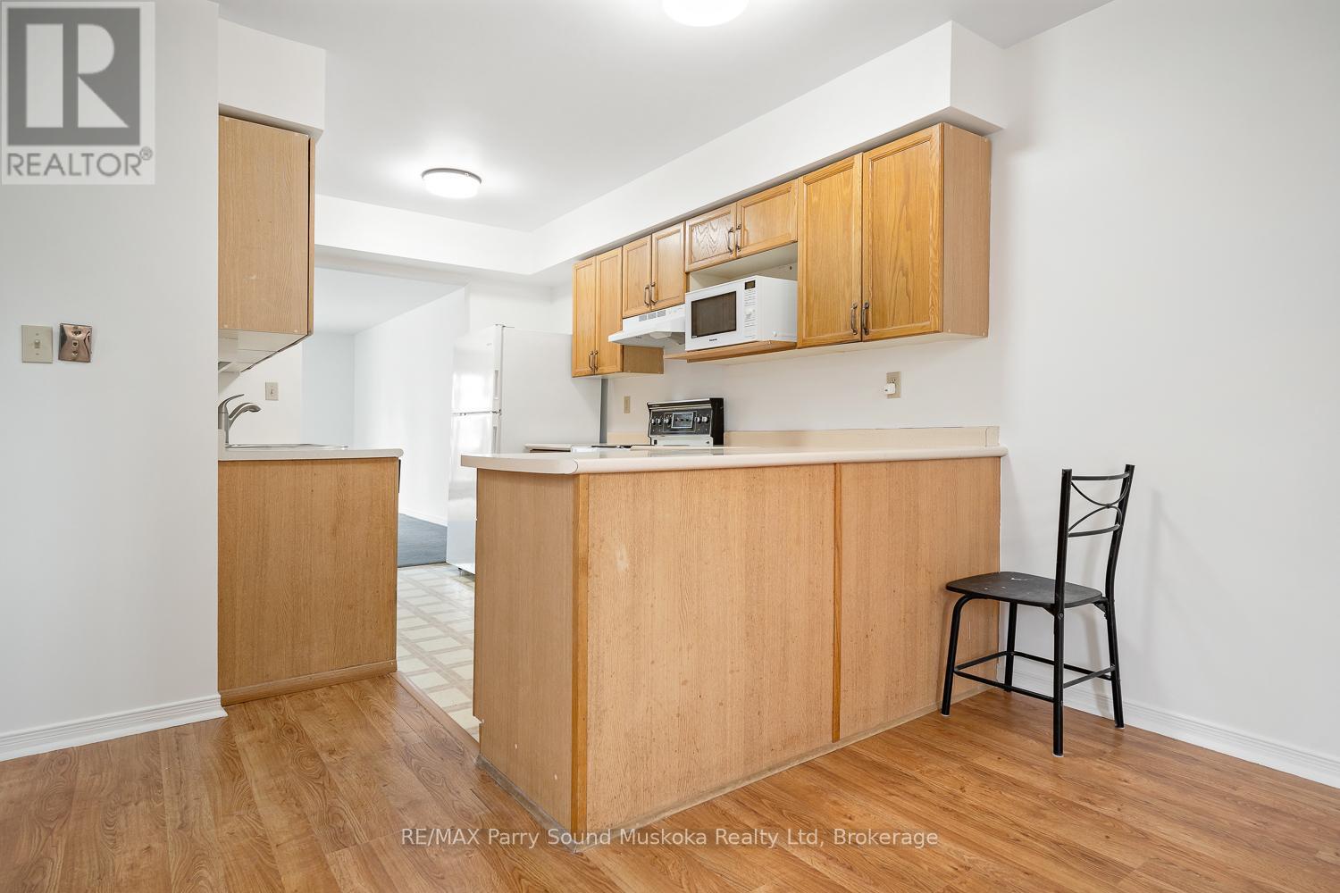 18 Georgian Bay Avenue, Parry Sound, Ontario  P2A 3B2 - Photo 14 - X12961202