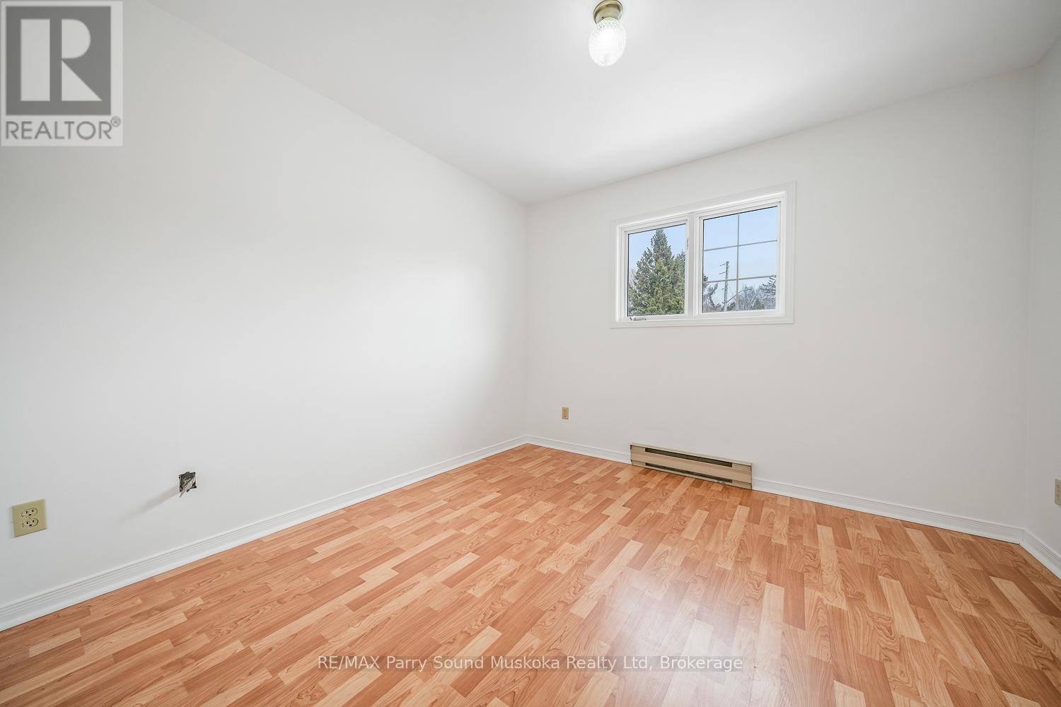 18 Georgian Bay Avenue, Parry Sound, Ontario  P2A 3B2 - Photo 30 - X12961202