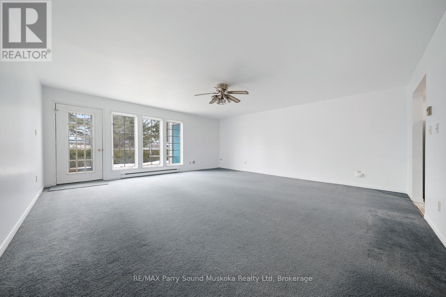 18 Georgian Bay Avenue, Parry Sound, Ontario  P2A 3B2 - Photo 5 - X12961202