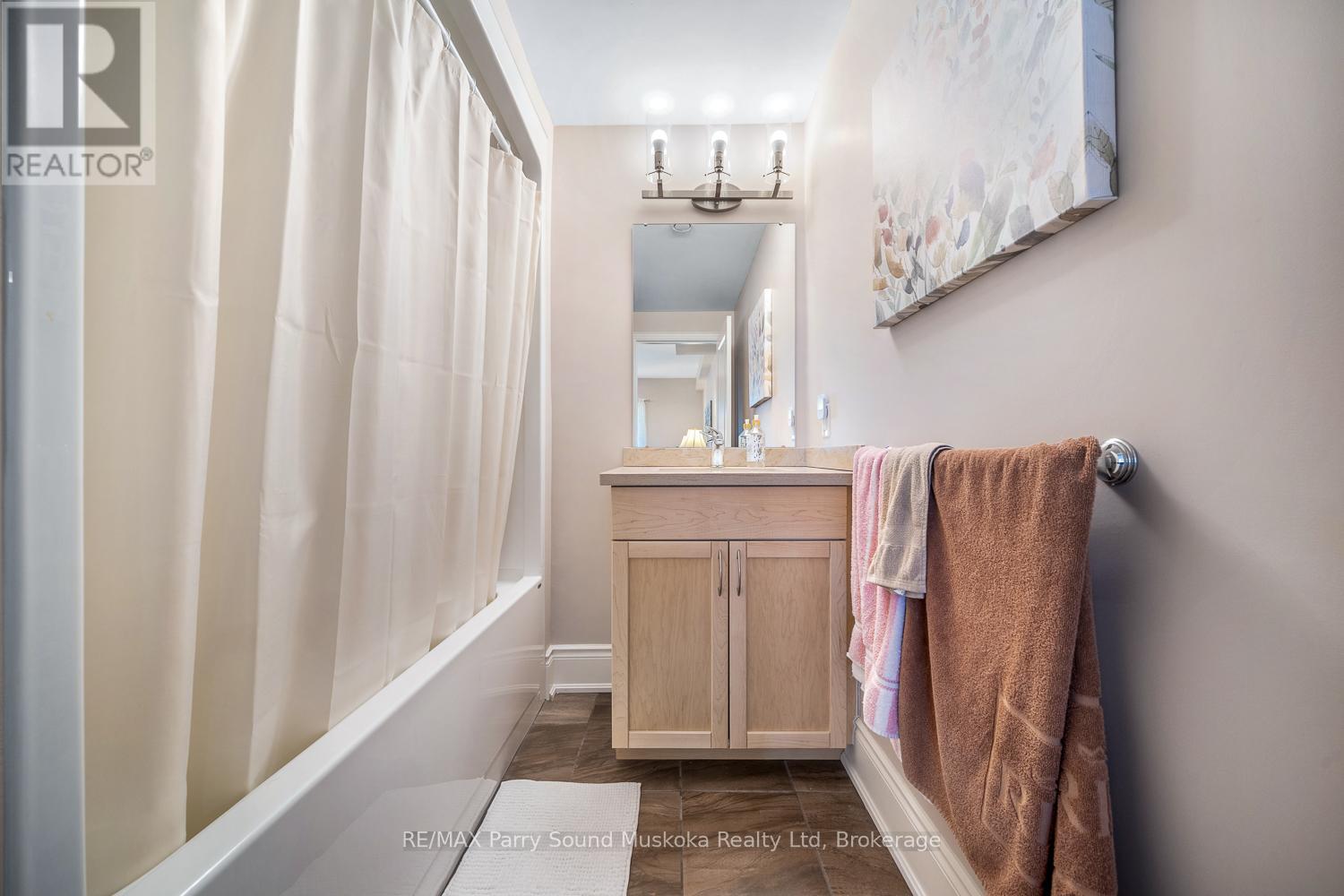 401 - 11b Salt Dock Road, Parry Sound, Ontario  P2A 3B6 - Photo 30 - X12961902