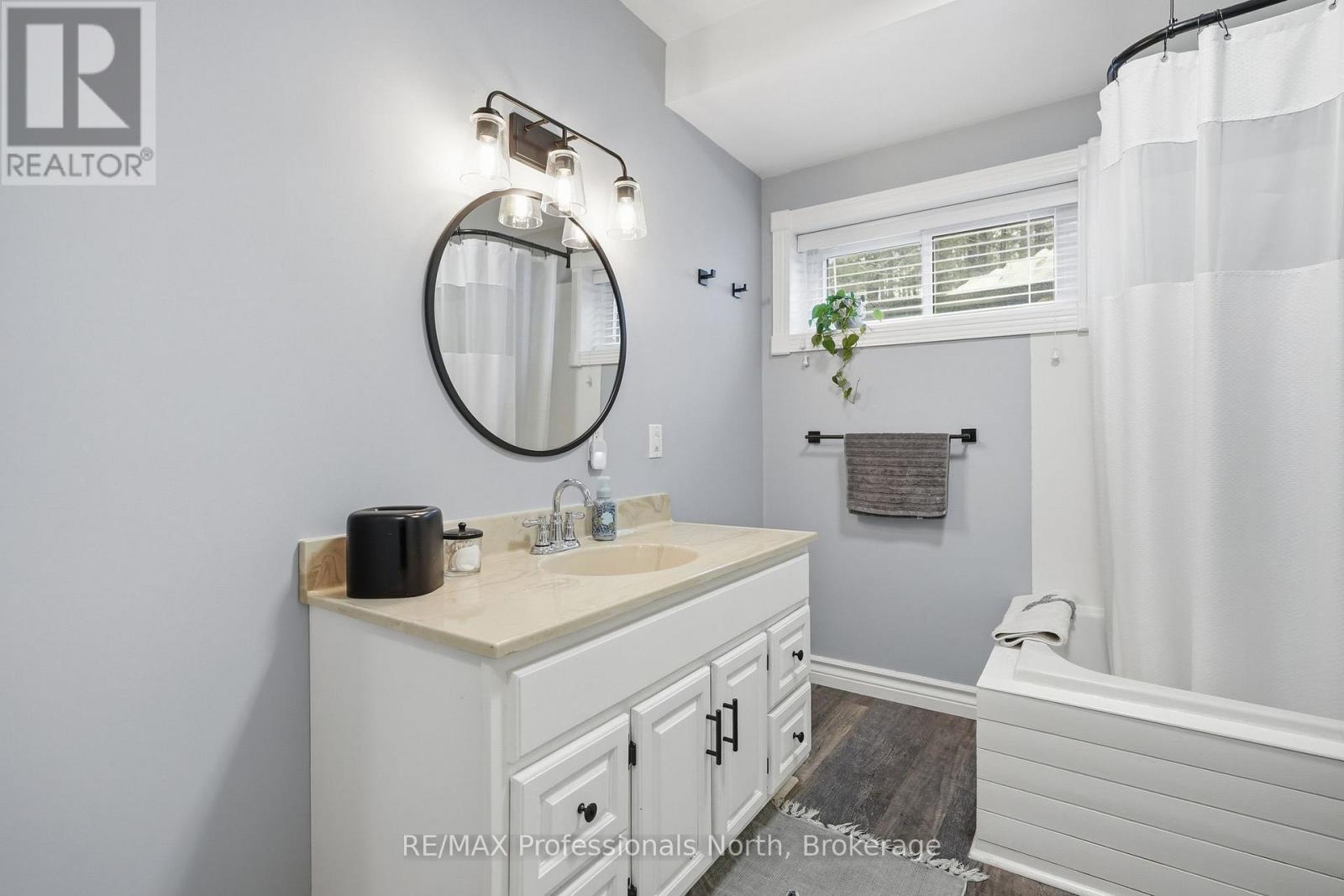 99 Vernon Lane, Huntsville, Ontario  P1H 2J2 - Photo 35 - X12964314