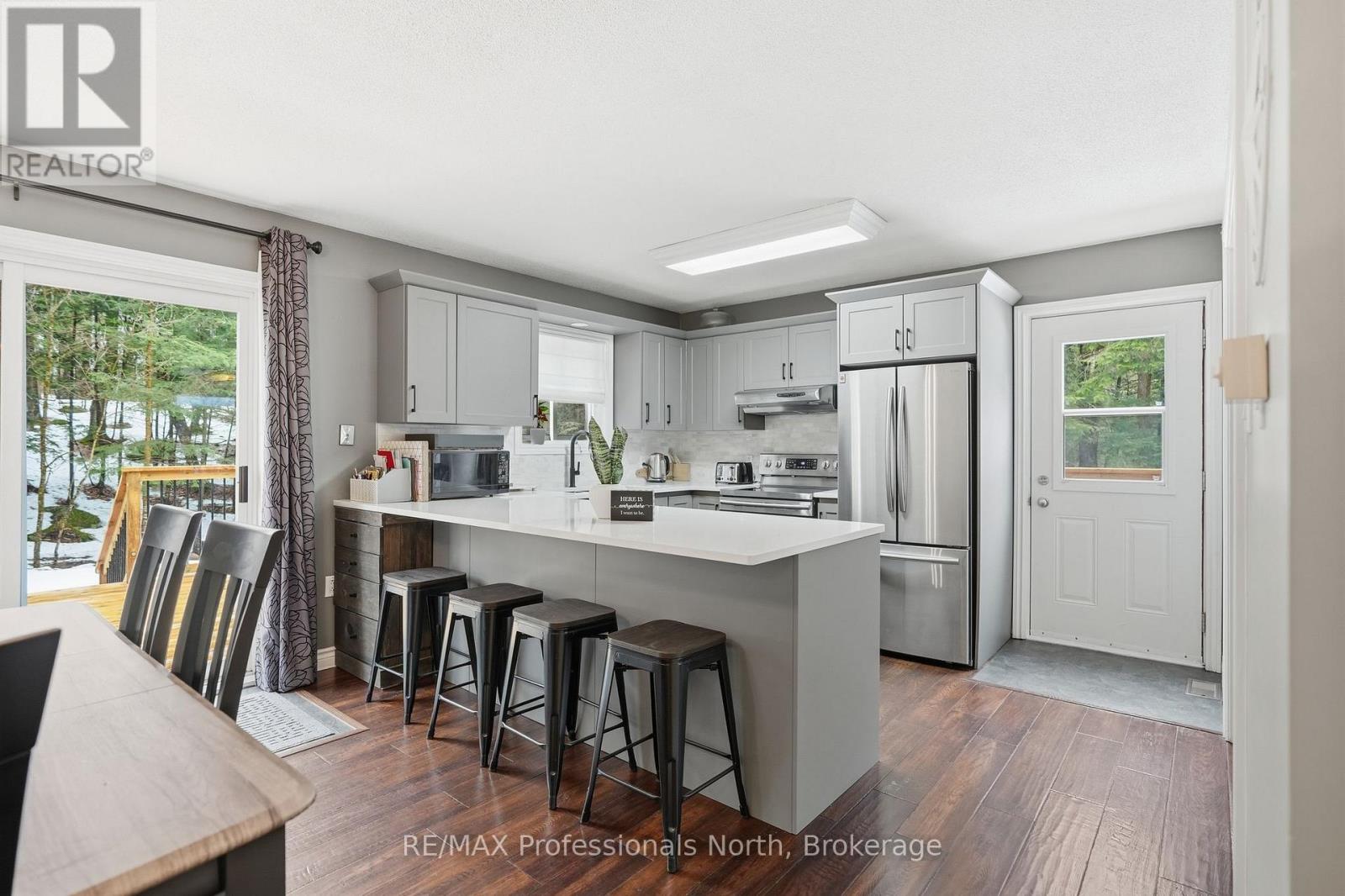 99 Vernon Lane, Huntsville, Ontario  P1H 2J2 - Photo 6 - X12964314