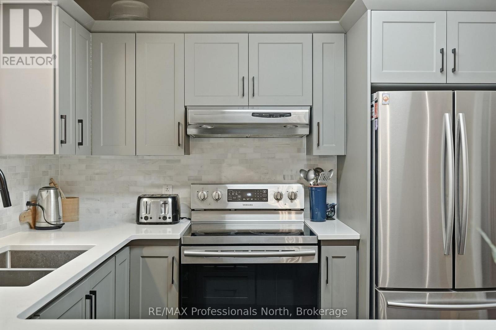 99 Vernon Lane, Huntsville, Ontario  P1H 2J2 - Photo 9 - X12964314