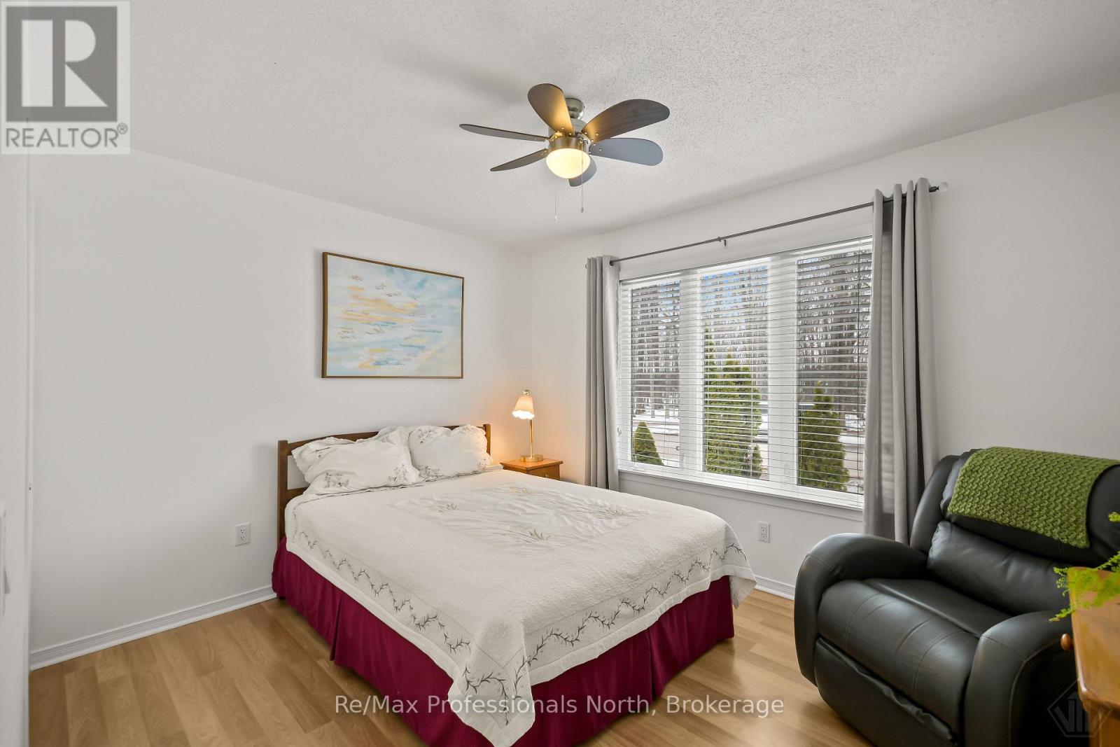 102 Pineridge Gate, Gravenhurst, Ontario  P1P 1Z2 - Photo 4 - X12965958