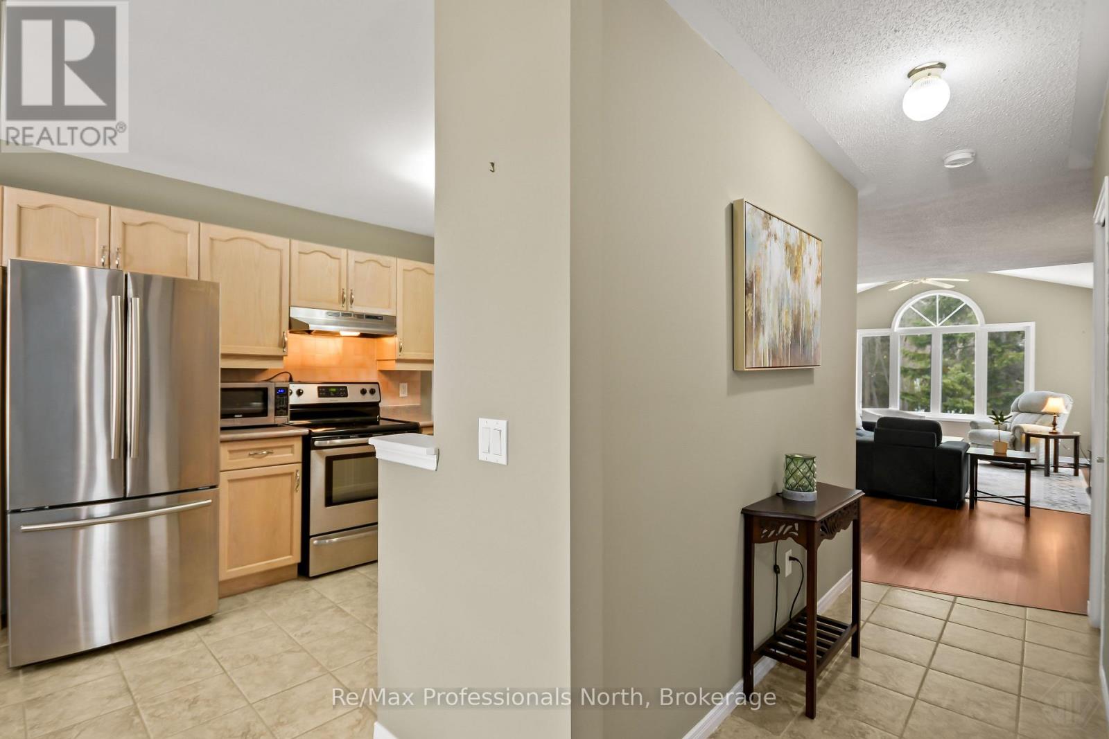 102 Pineridge Gate, Gravenhurst, Ontario  P1P 1Z2 - Photo 6 - X12965958