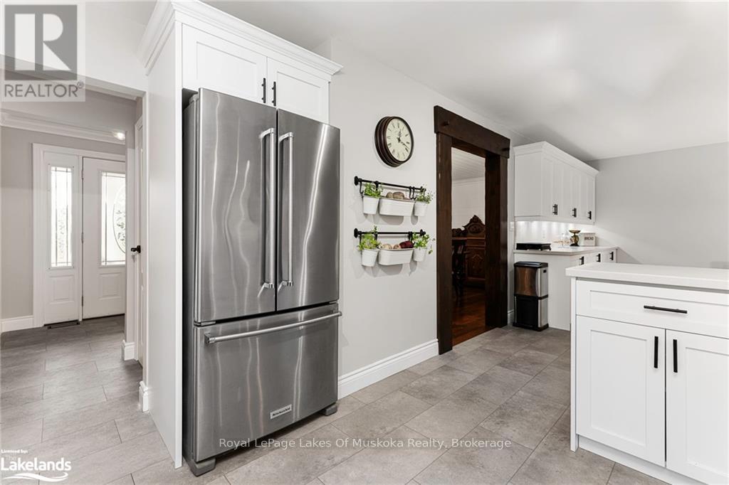 1105 Rosseau Lake Road 1, Muskoka Lakes, Ontario  P0B 1M0 - Photo 5 - X12969294