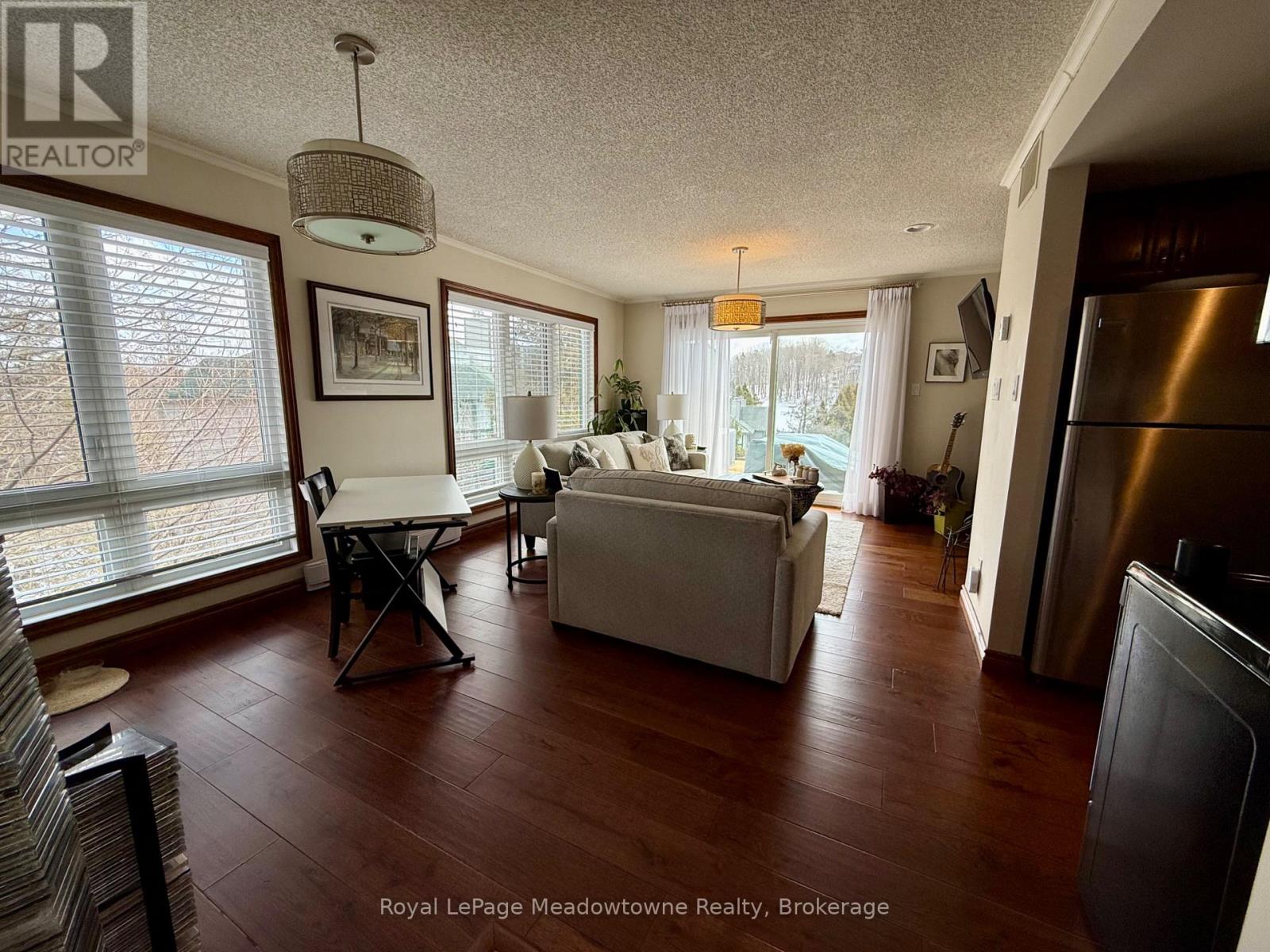 301 - 34 Deerhurst Greens Road, Huntsville, Ontario  P1H 1A9 - Photo 3 - X12969372