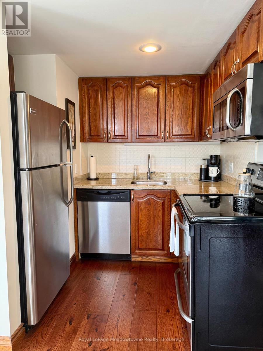 301 - 34 Deerhurst Greens Road, Huntsville, Ontario  P1H 1A9 - Photo 4 - X12969372