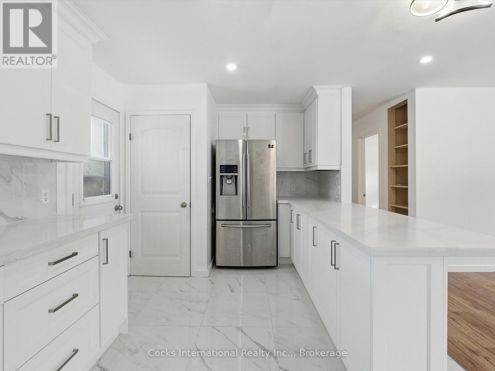 36 Susan Street W, Huntsville, Ontario  P1H 1X2 - Photo 12 - X12973362