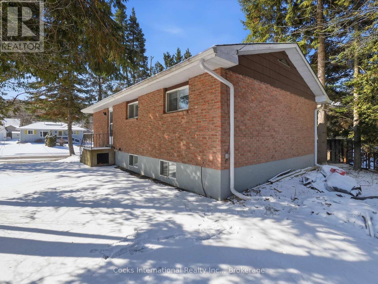 36 Susan Street W, Huntsville, Ontario  P1H 1X2 - Photo 37 - X12973362