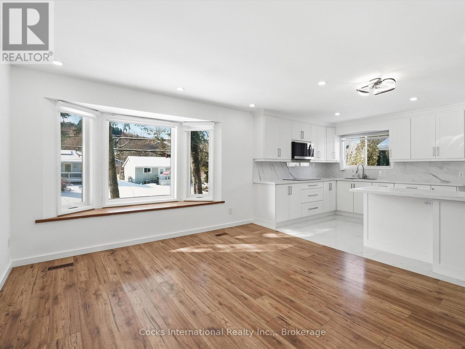 36 Susan Street W, Huntsville, Ontario  P1H 1X2 - Photo 4 - X12973362