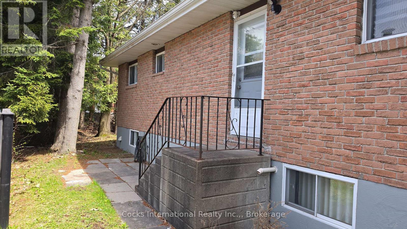 36 Susan Street W, Huntsville, Ontario  P1H 1X2 - Photo 40 - X12973362