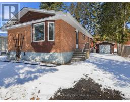 36 SUSAN STREET W, Huntsville, Ontario
