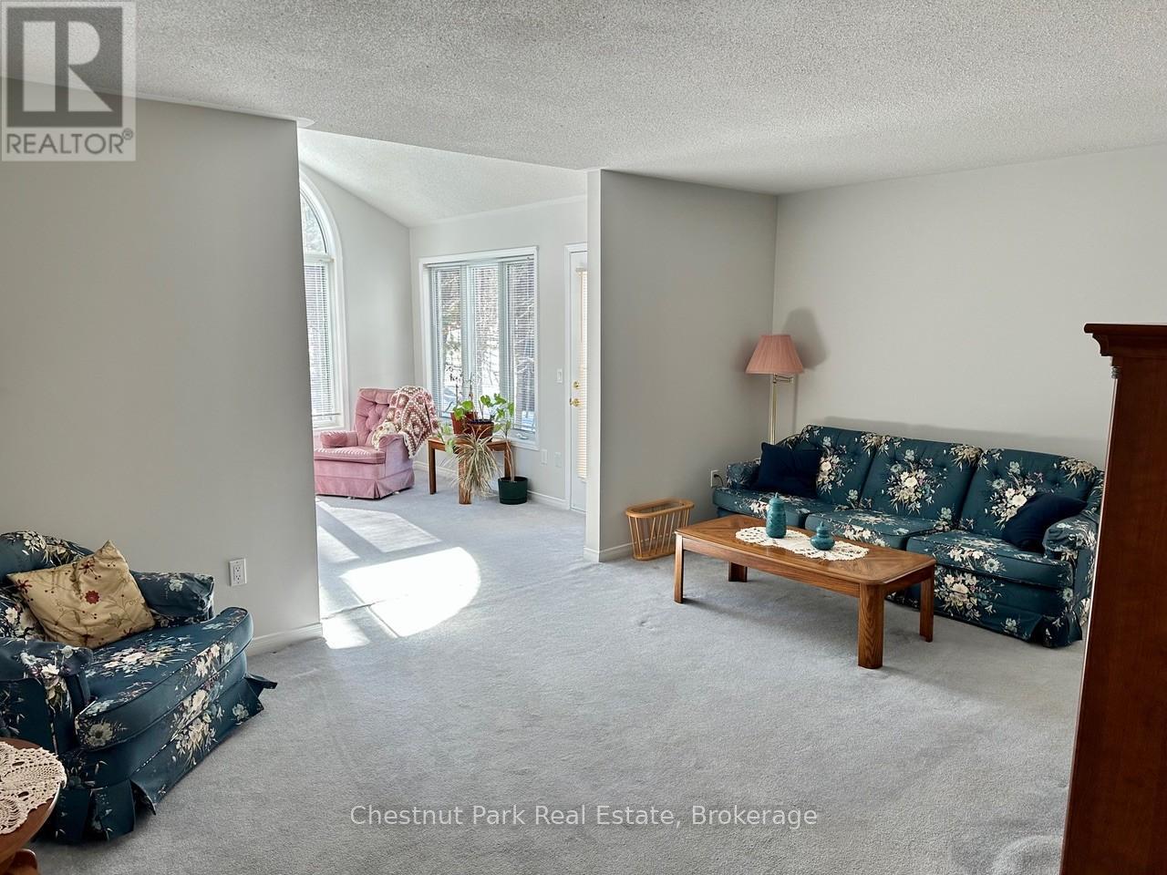 45 Pine Ridge Gate E, Gravenhurst, Ontario  P1P 1Y4 - Photo 2 - X12975124