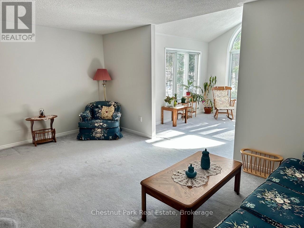 45 Pine Ridge Gate E, Gravenhurst, Ontario  P1P 1Y4 - Photo 4 - X12975124