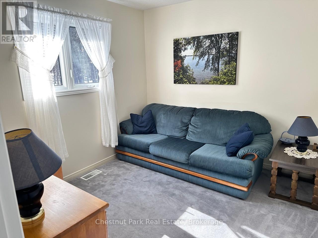 45 Pine Ridge Gate E, Gravenhurst, Ontario  P1P 1Y4 - Photo 5 - X12975124