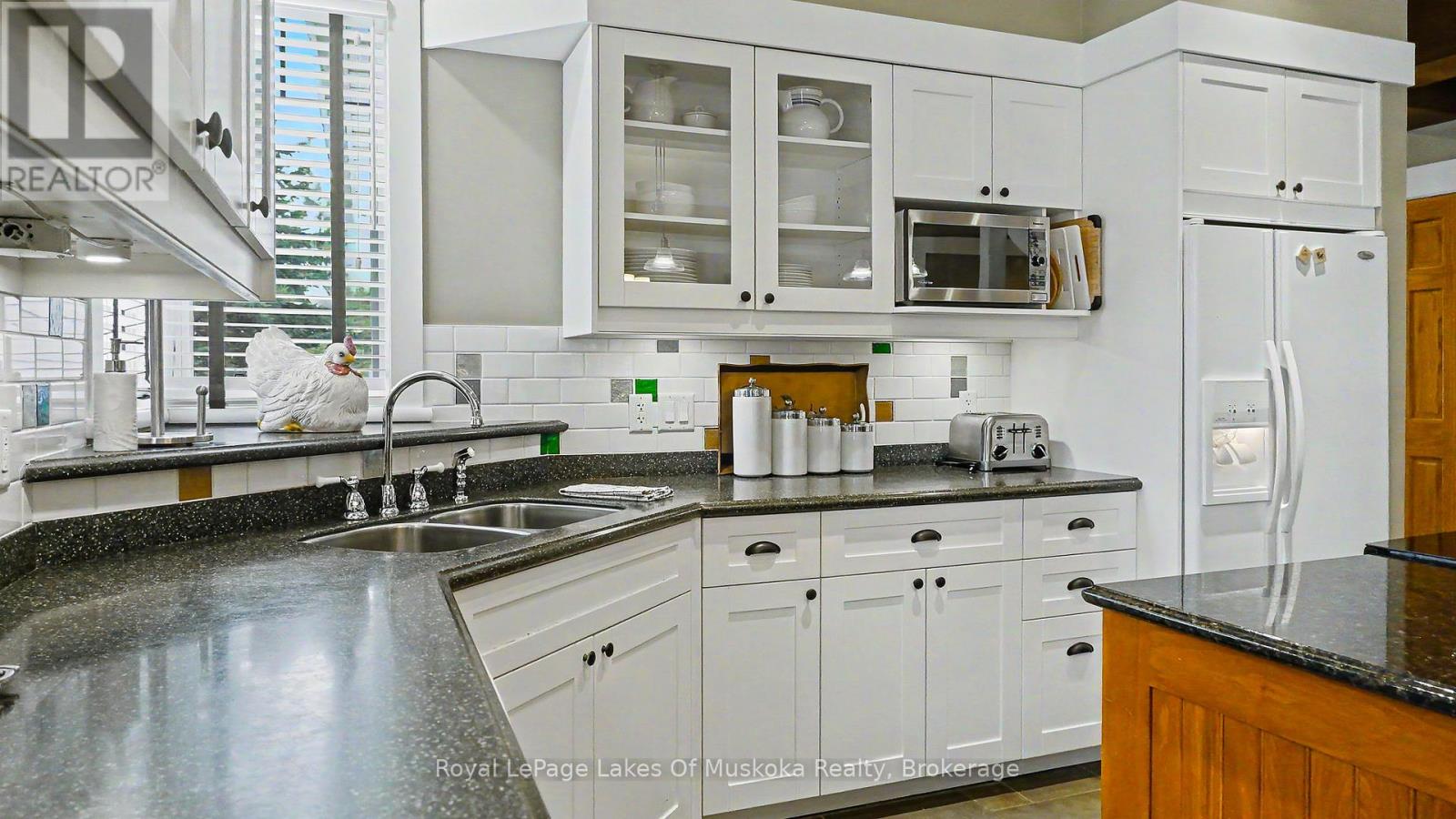 Villa 1  Week 9 - 1020 Birch Glen Road, Lake Of Bays, Ontario  P0B 1A0 - Photo 1 - X12977026