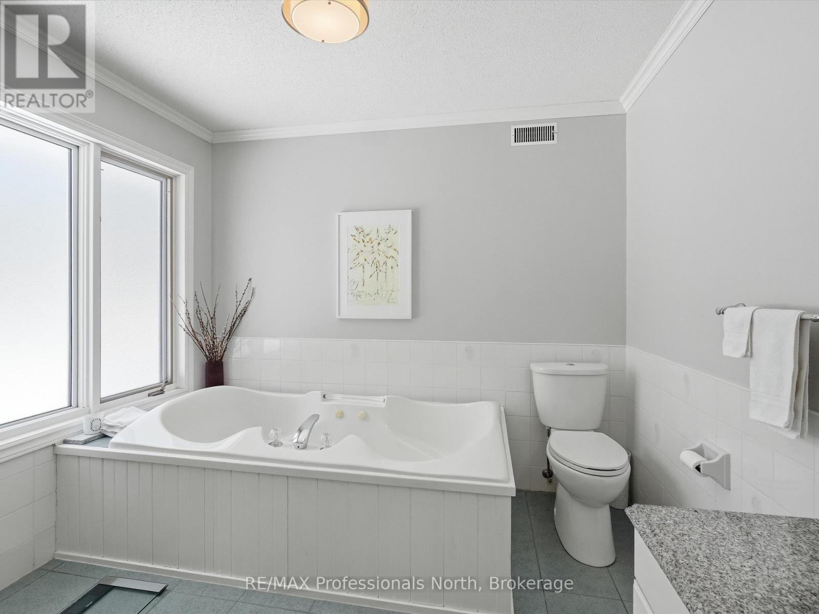 31 The Granite Bluff, Bracebridge, Ontario  P1L 1L4 - Photo 34 - X12977078