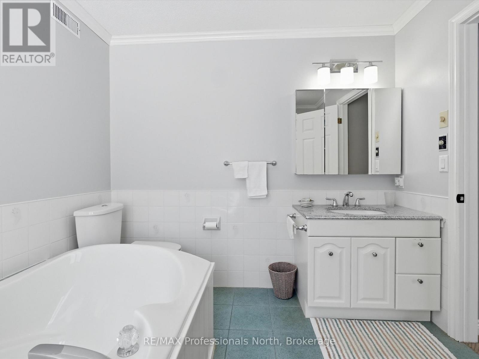 31 The Granite Bluff, Bracebridge, Ontario  P1L 1L4 - Photo 36 - X12977078