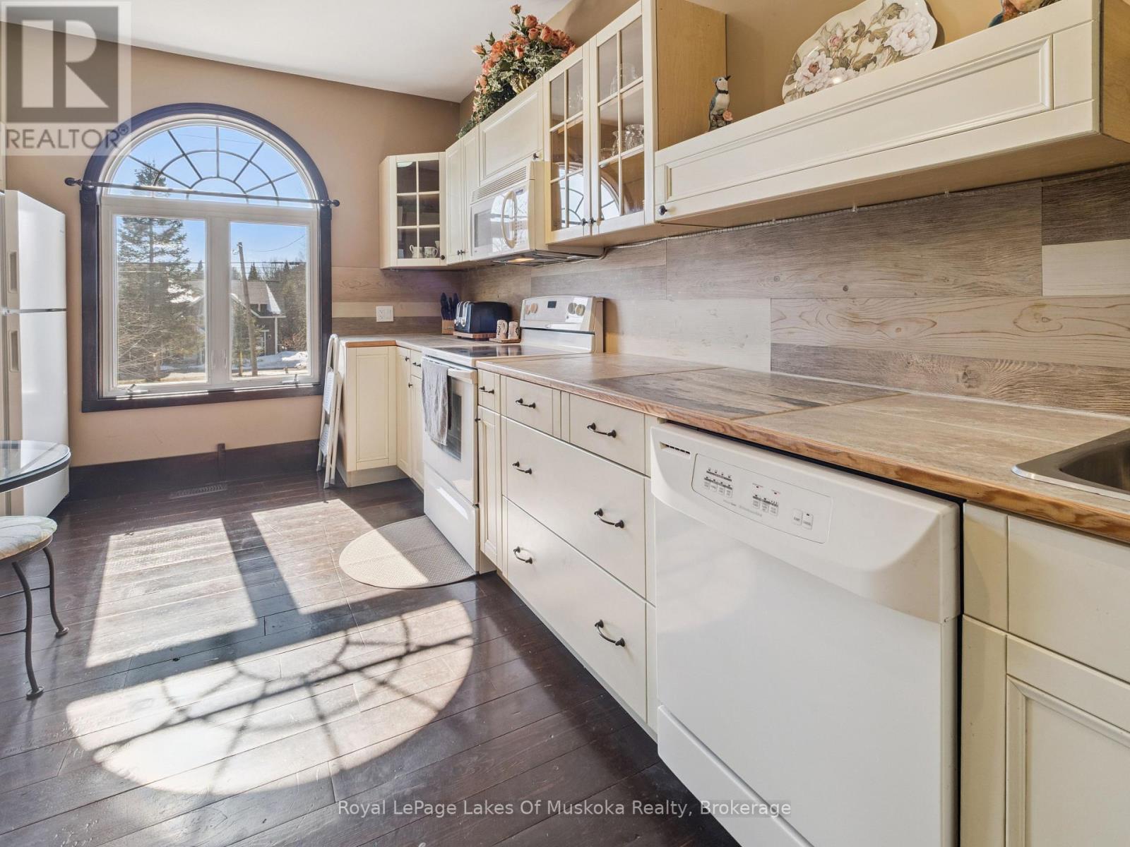 1441 Cedar Lane, Bracebridge, Ontario  P1L 1W9 - Photo 25 - X12977826