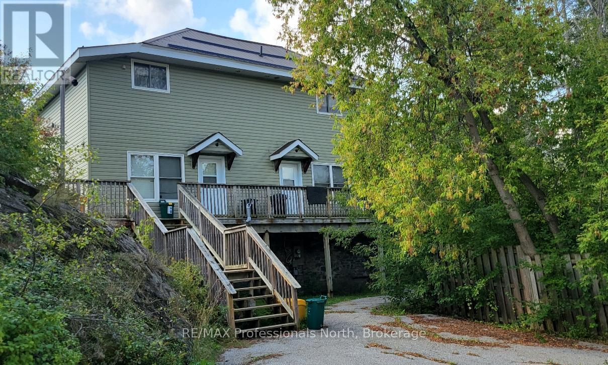9 West Road, Huntsville, Ontario  P1H 1K9 - Photo 1 - X12979920
