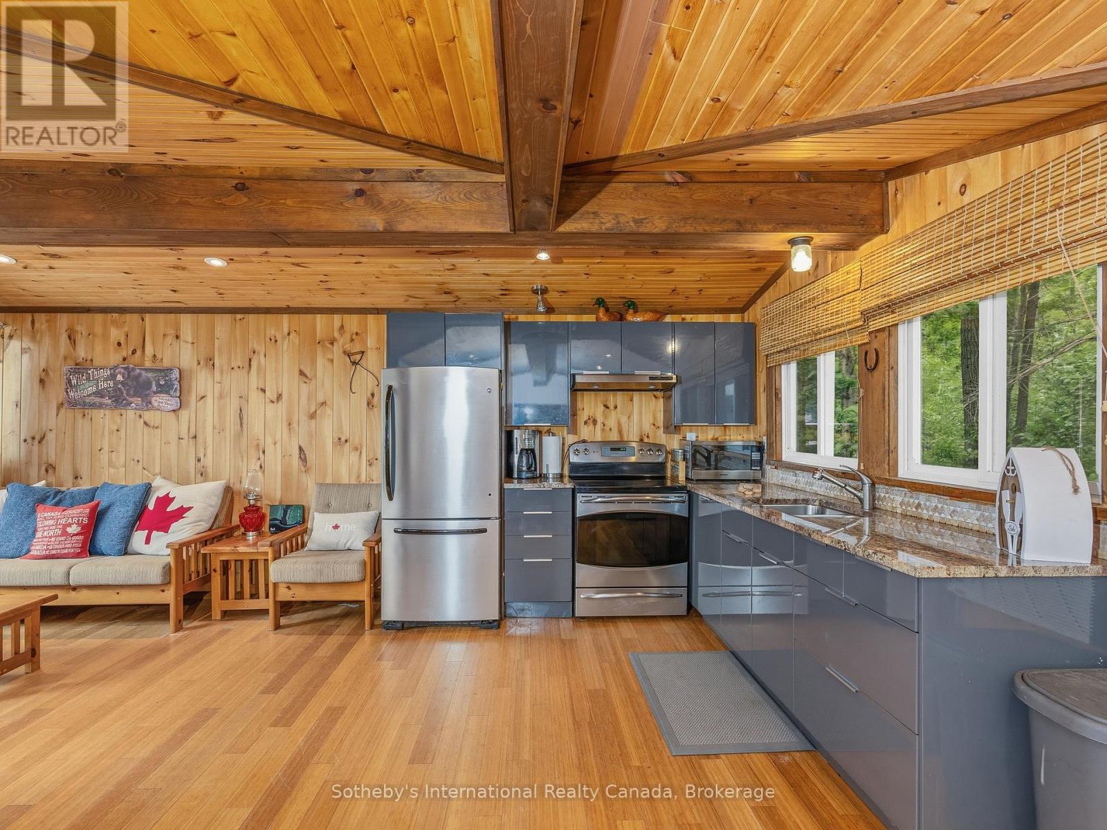 1040 Kahshe, Gravenhurst, Ontario  P0E 1G0 - Photo 11 - X12980070