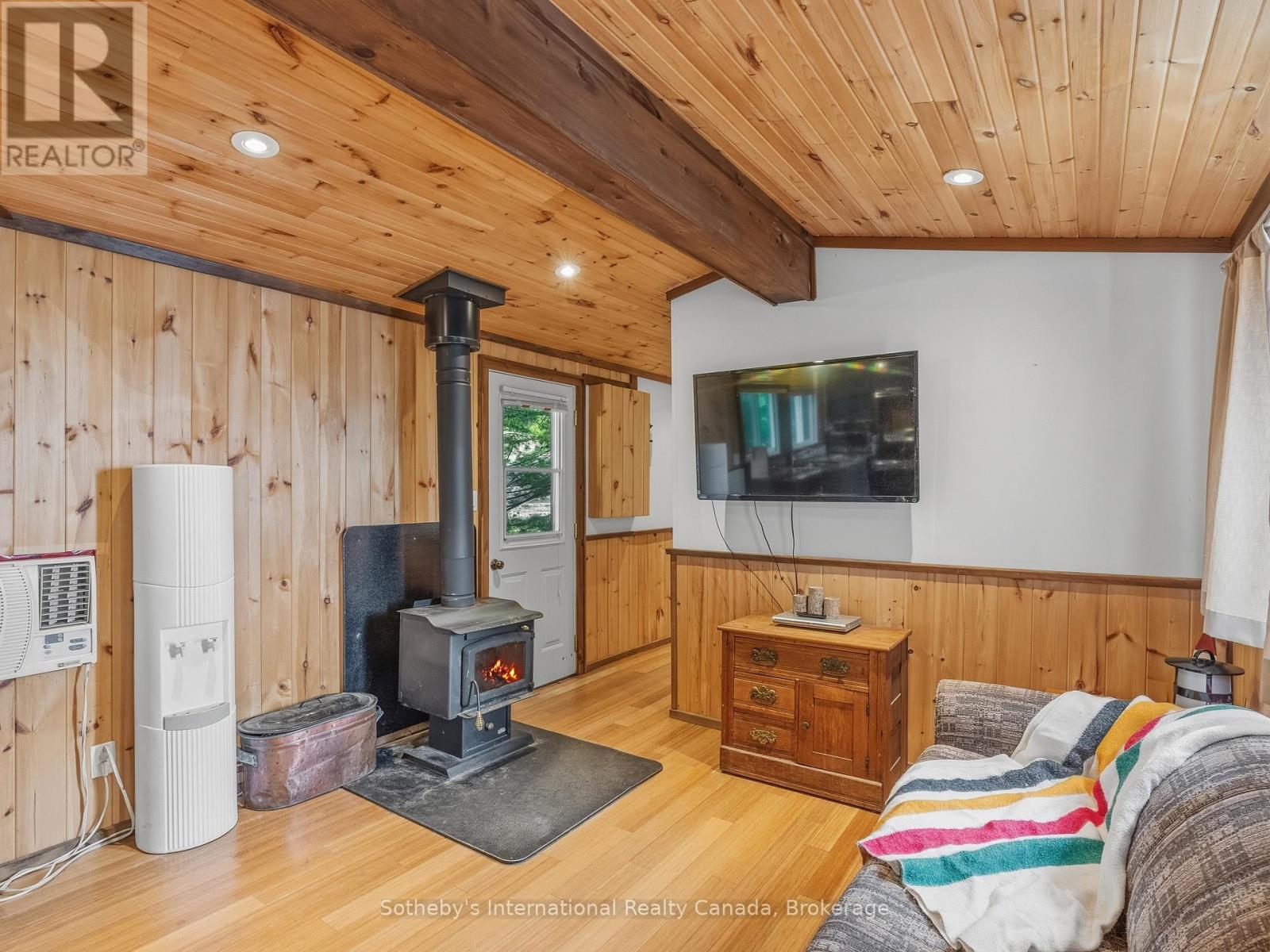 1040 Kahshe, Gravenhurst, Ontario  P0E 1G0 - Photo 14 - X12980070