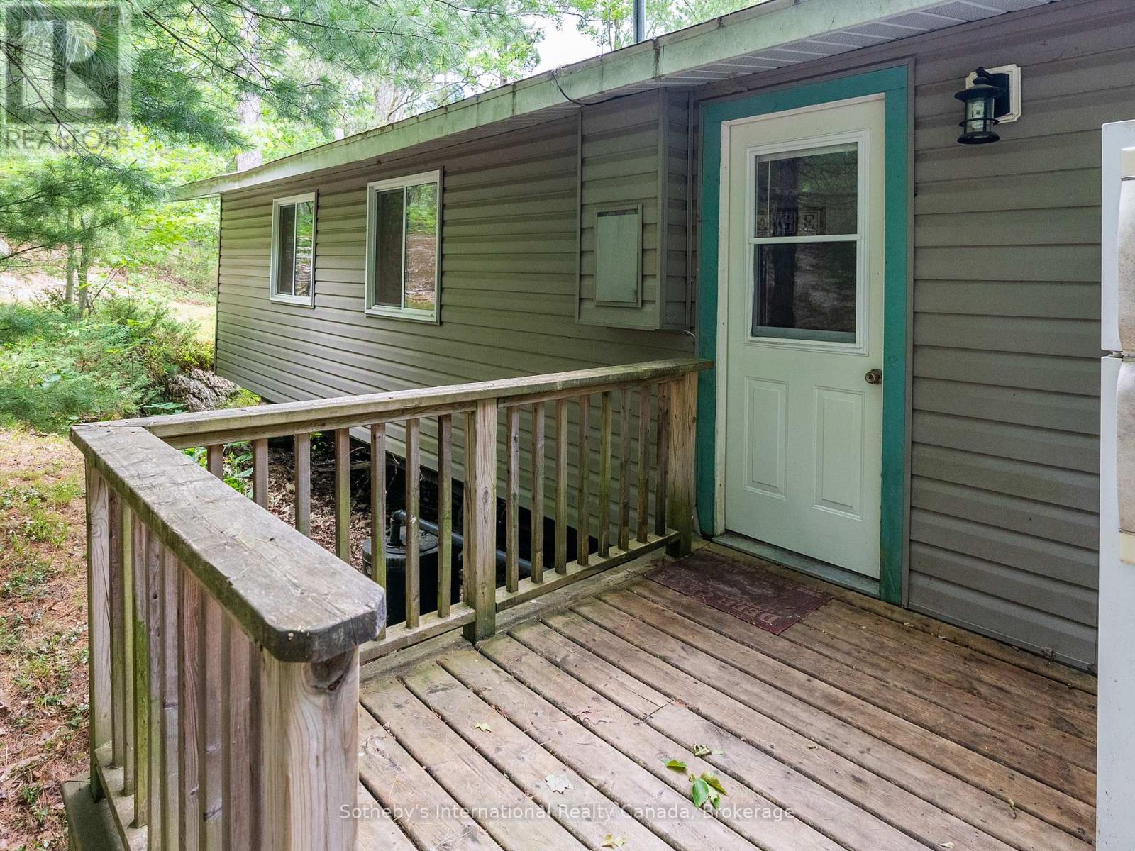 1040 Kahshe, Gravenhurst, Ontario  P0E 1G0 - Photo 23 - X12980070