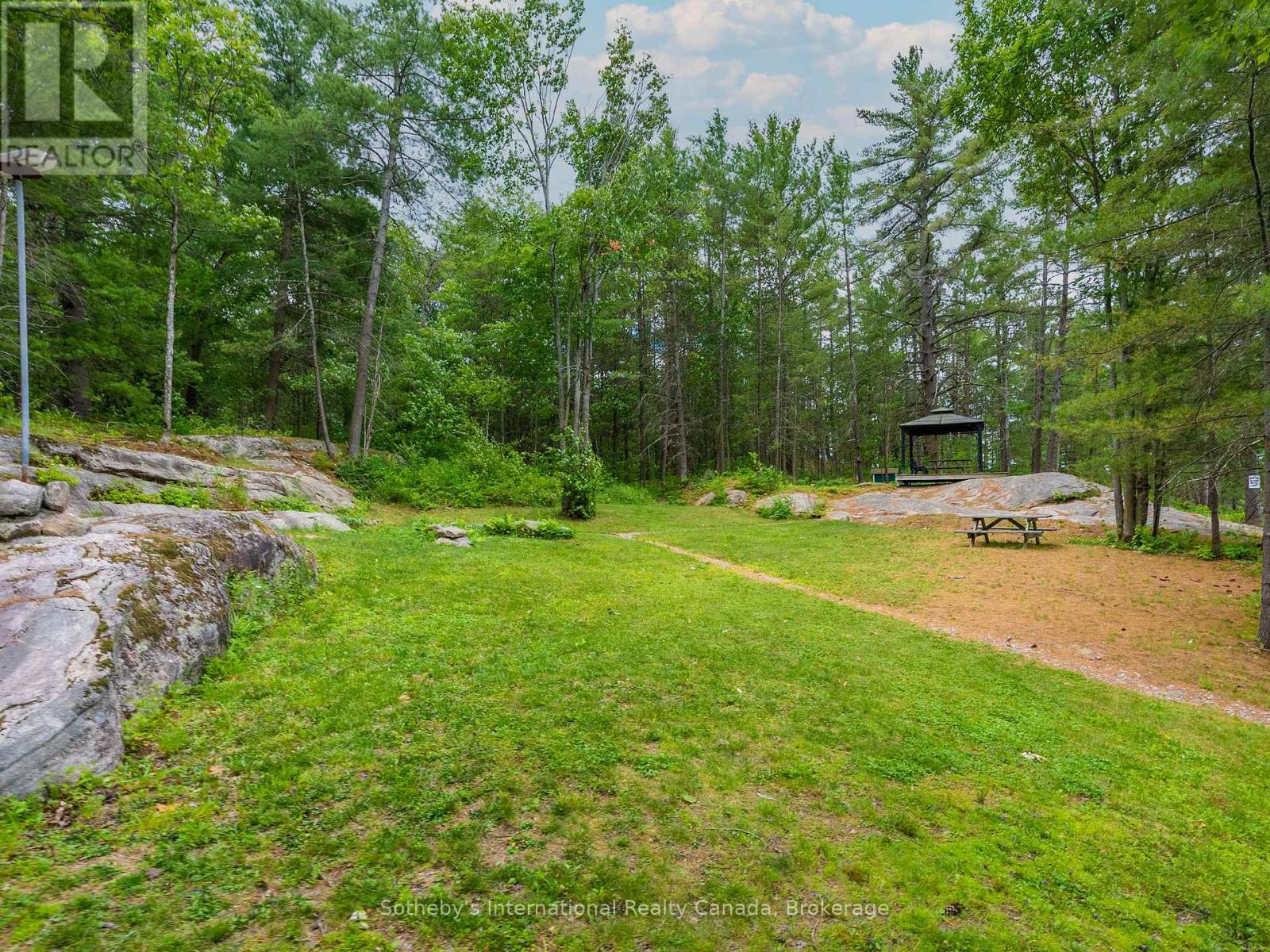 1040 Kahshe, Gravenhurst, Ontario  P0E 1G0 - Photo 29 - X12980070