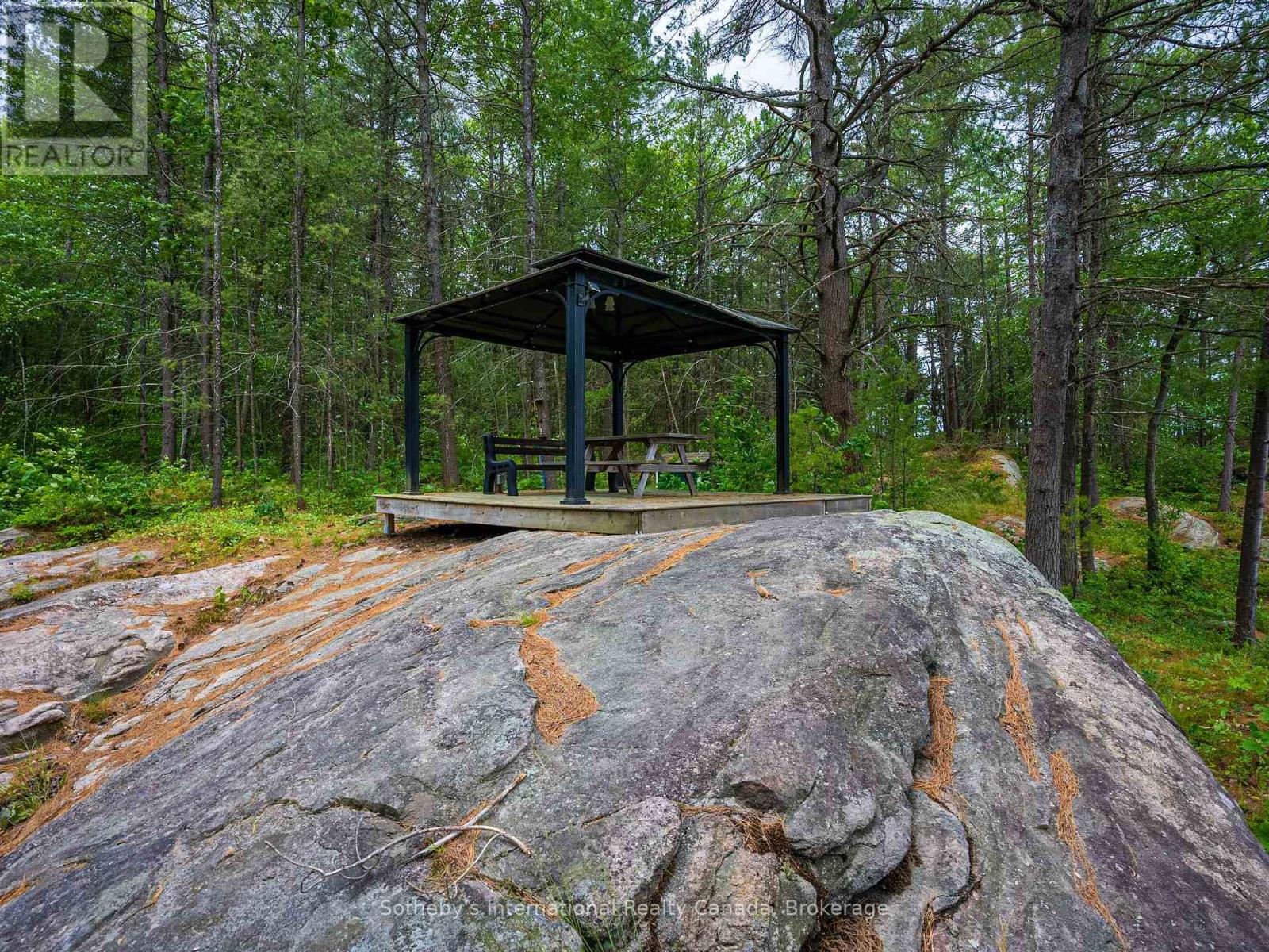 1040 Kahshe, Gravenhurst, Ontario  P0E 1G0 - Photo 31 - X12980070