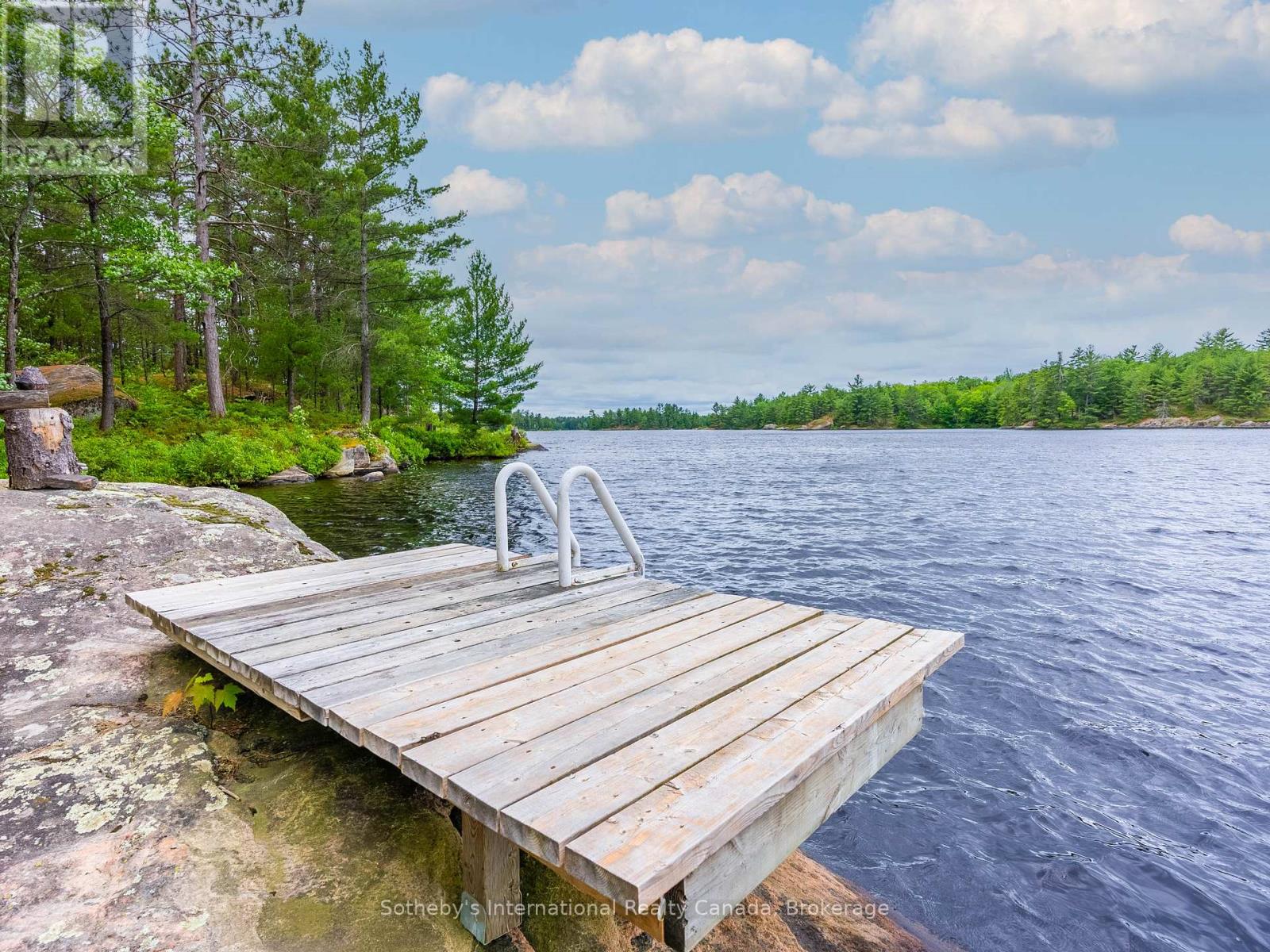 1040 Kahshe, Gravenhurst, Ontario  P0E 1G0 - Photo 32 - X12980070