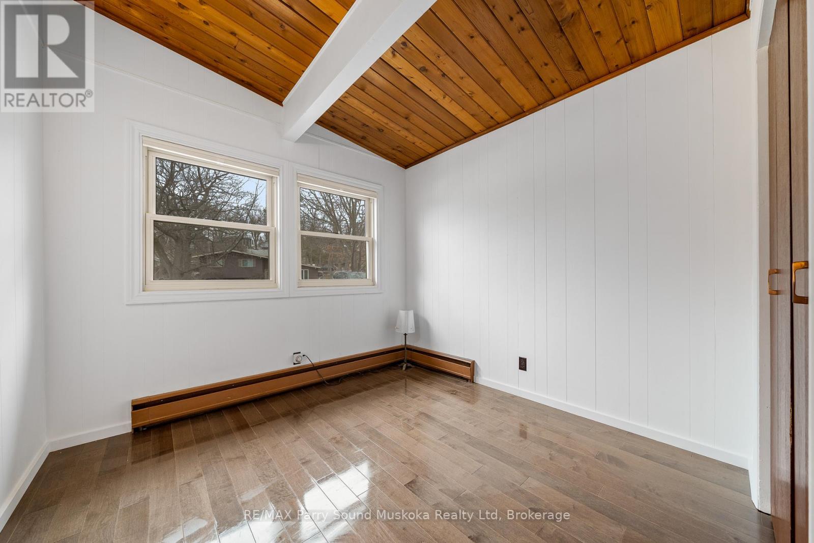 8 Sunset Avenue, Parry Sound, Ontario  P2A 1A5 - Photo 24 - X12982176