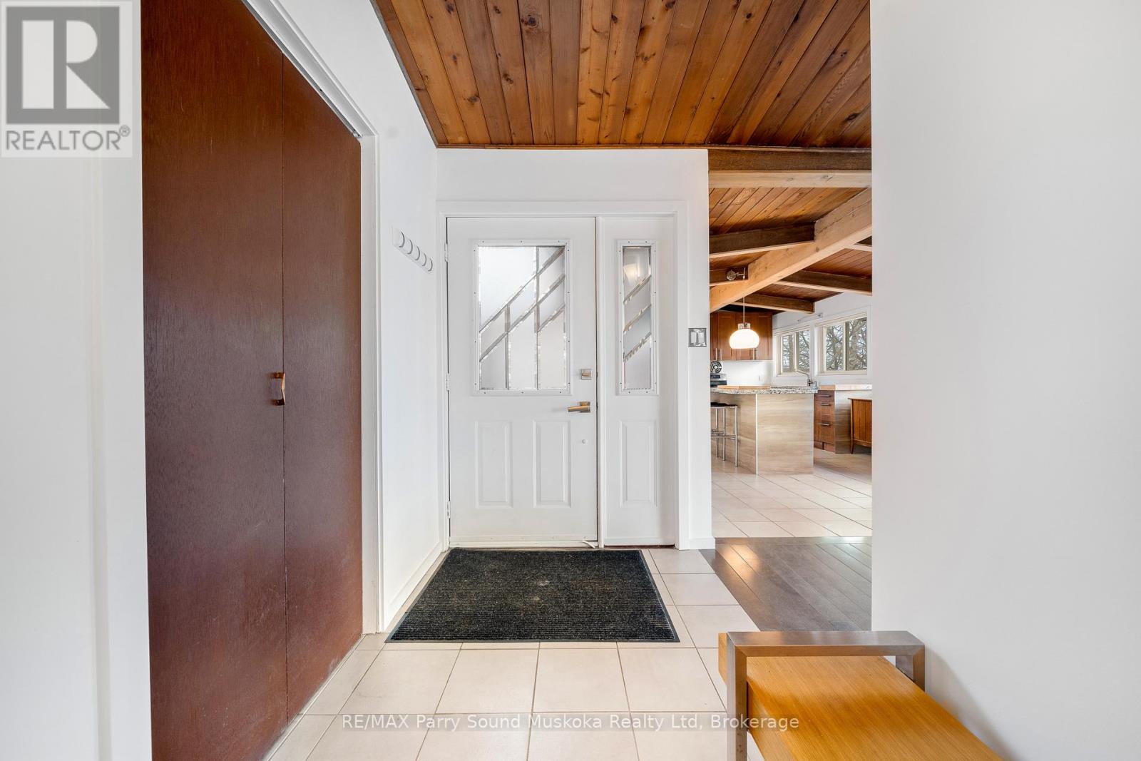 8 Sunset Avenue, Parry Sound, Ontario  P2A 1A5 - Photo 3 - X12982176