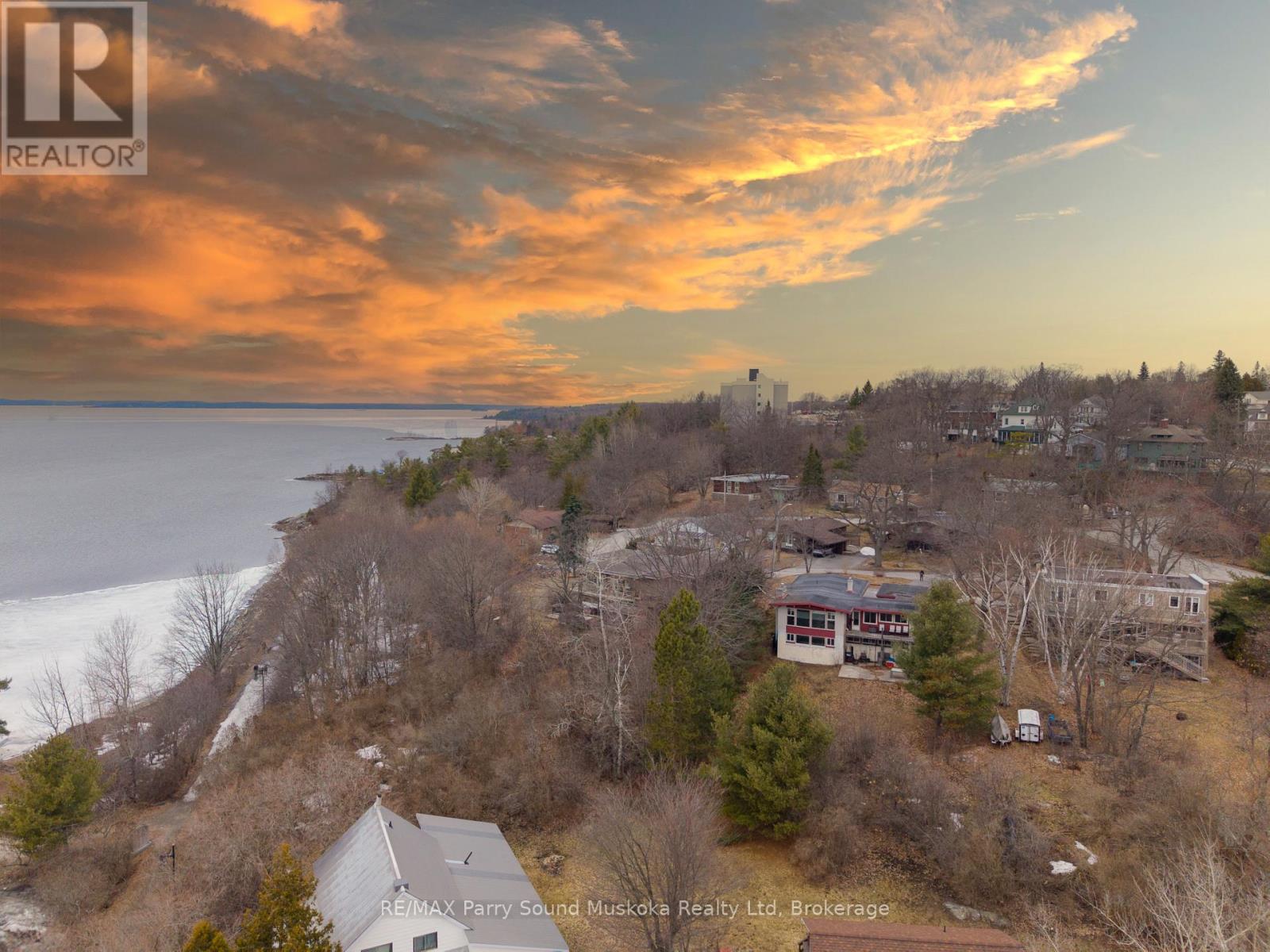 8 Sunset Avenue, Parry Sound, Ontario  P2A 1A5 - Photo 36 - X12982176