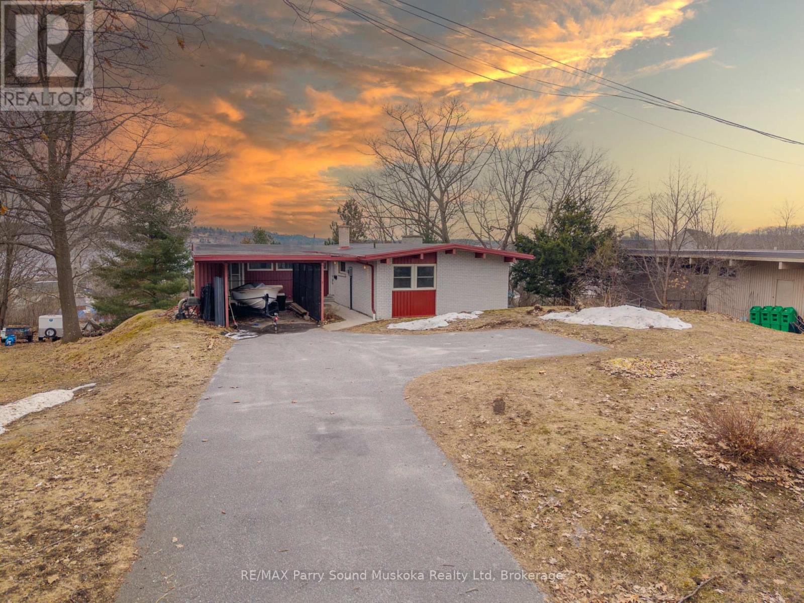 8 Sunset Avenue, Parry Sound, Ontario  P2A 1A5 - Photo 44 - X12982176