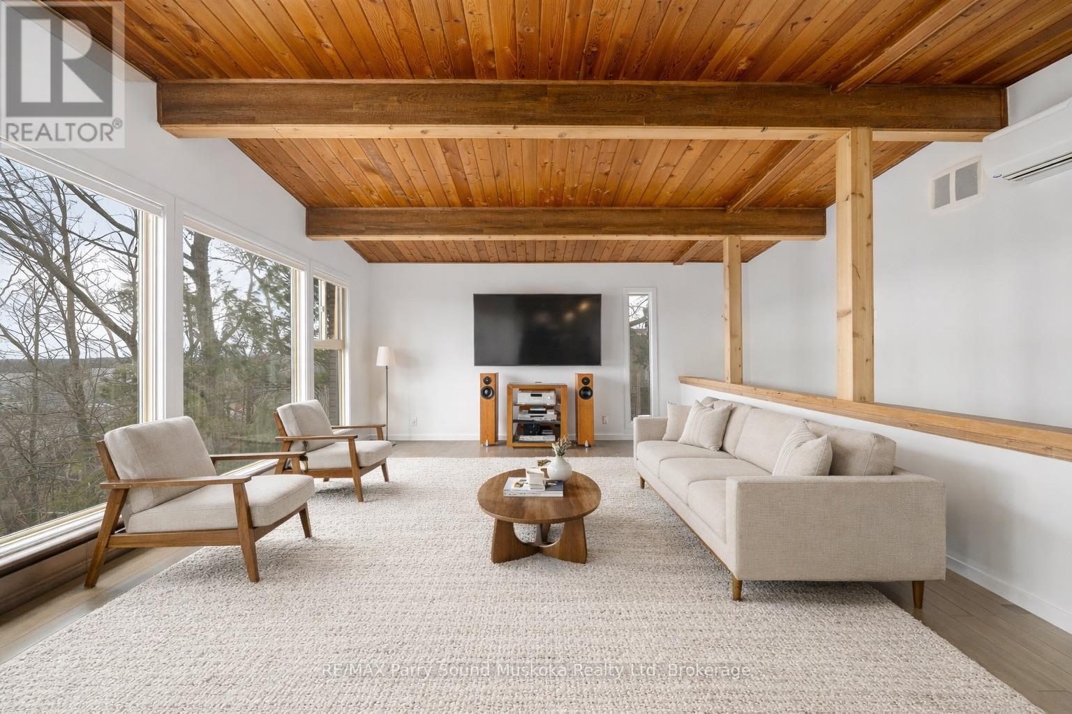 8 Sunset Avenue, Parry Sound, Ontario  P2A 1A5 - Photo 9 - X12982176