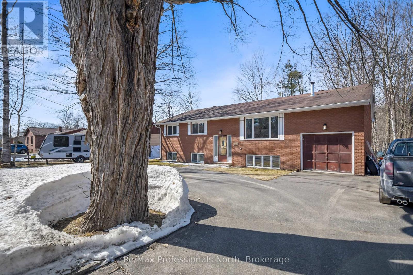 455 Louise Street, Gravenhurst, Ontario  P1P 1C7 - Photo 38 - X12982604