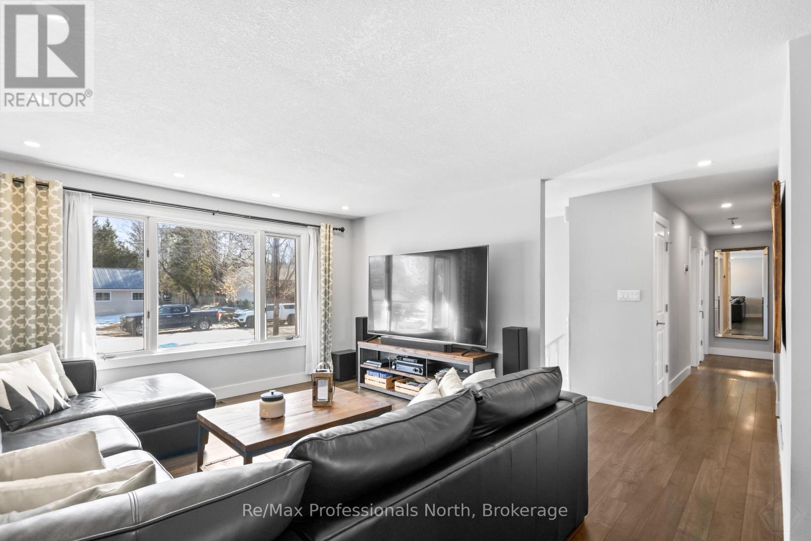 455 Louise Street, Gravenhurst, Ontario  P1P 1C7 - Photo 4 - X12982604