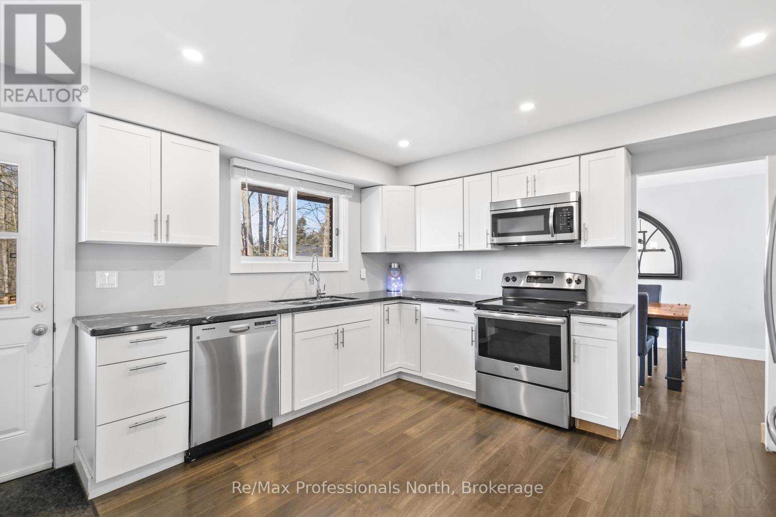 455 Louise Street, Gravenhurst, Ontario  P1P 1C7 - Photo 6 - X12982604