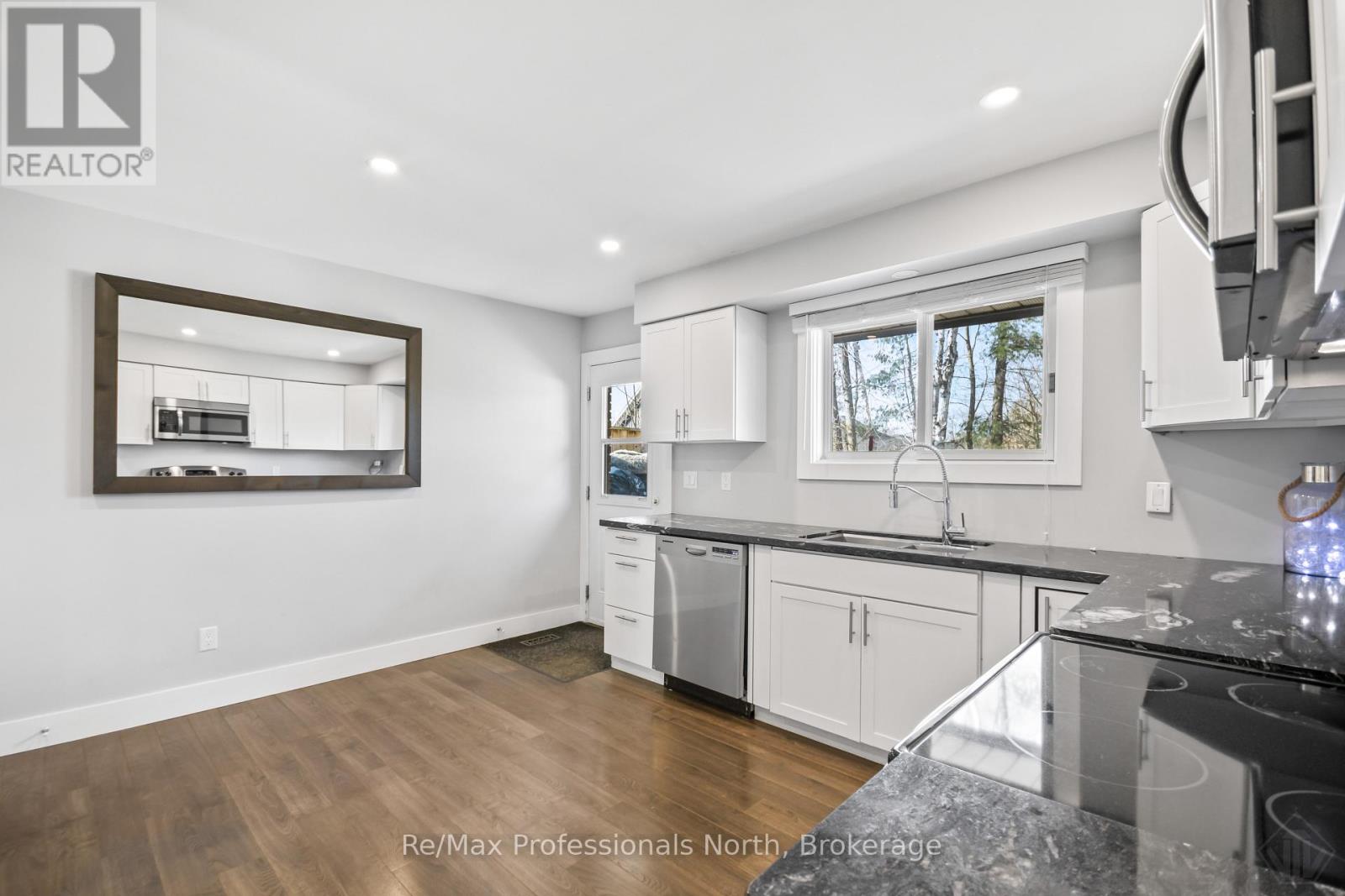 455 Louise Street, Gravenhurst, Ontario  P1P 1C7 - Photo 8 - X12982604