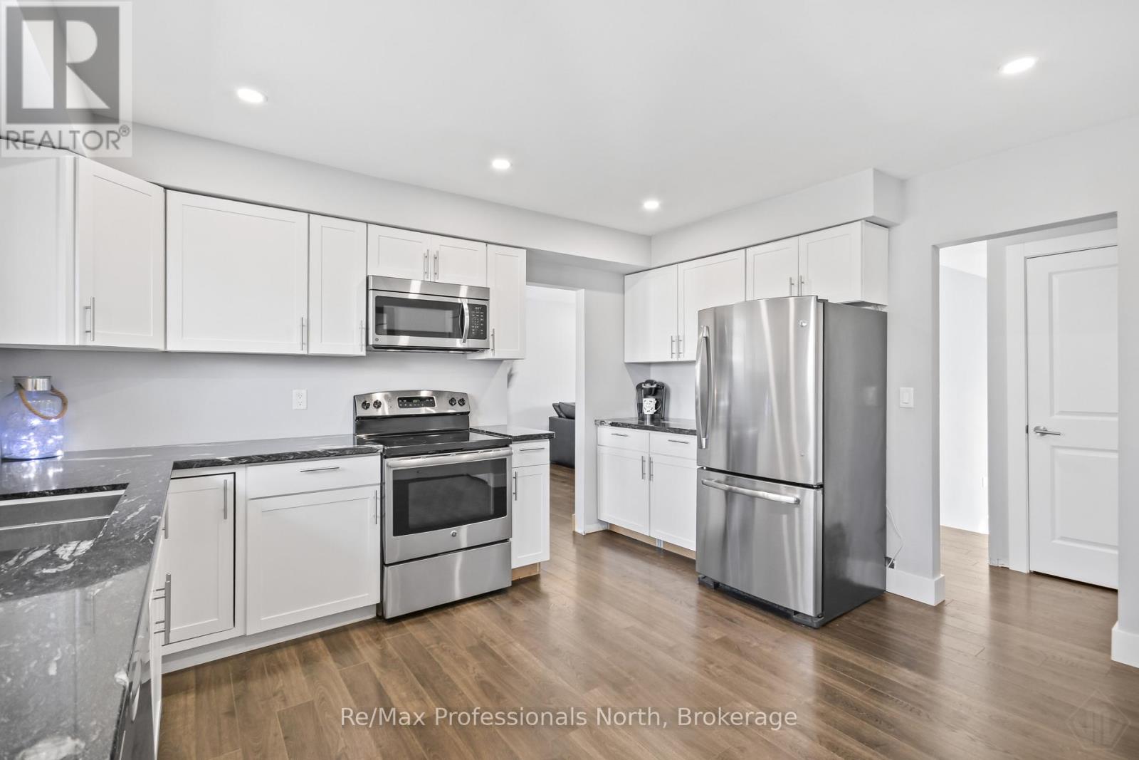 455 Louise Street, Gravenhurst, Ontario  P1P 1C7 - Photo 9 - X12982604