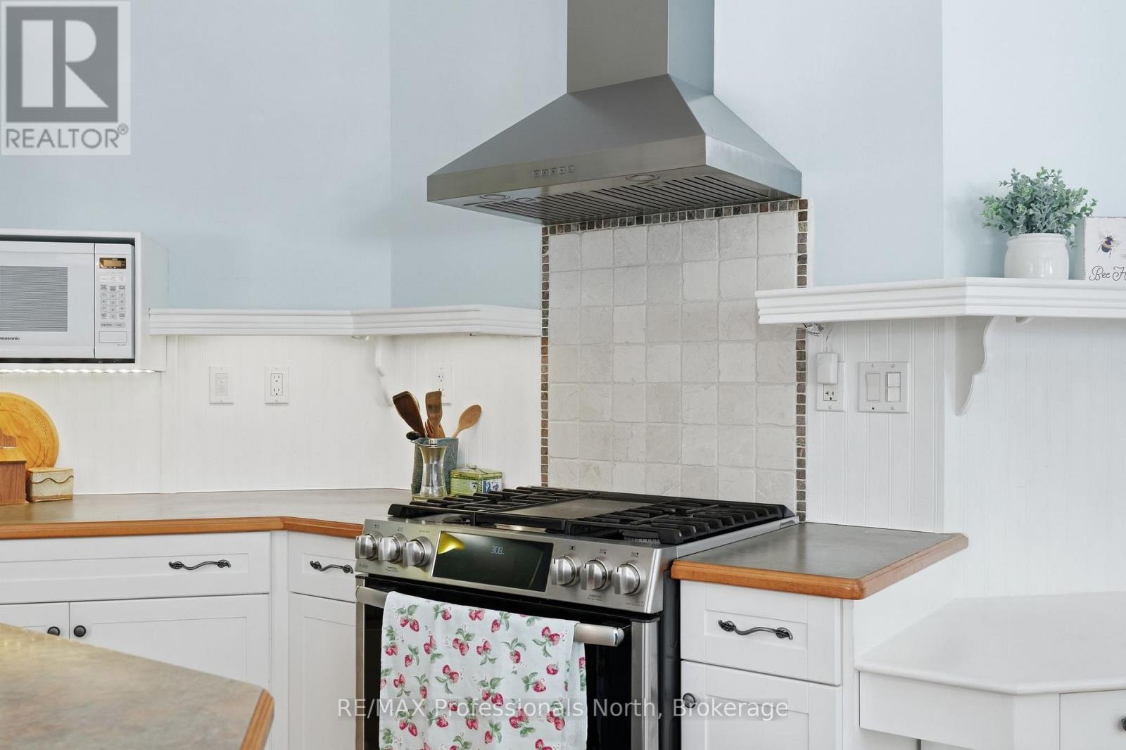 34 Old Novar Road, Huntsville, Ontario  P1H 2J2 - Photo 10 - X12983456