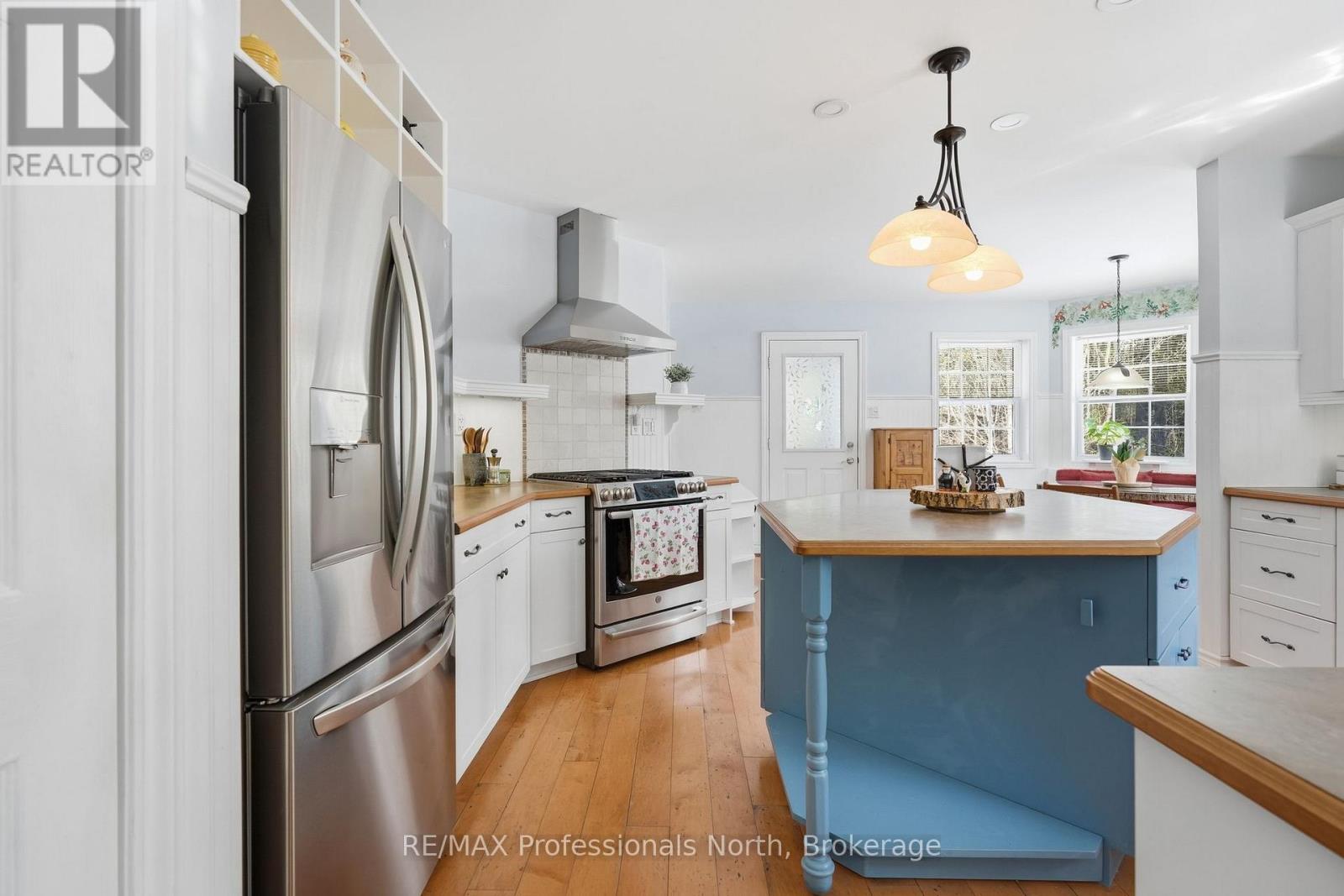 34 Old Novar Road, Huntsville, Ontario  P1H 2J2 - Photo 8 - X12983456