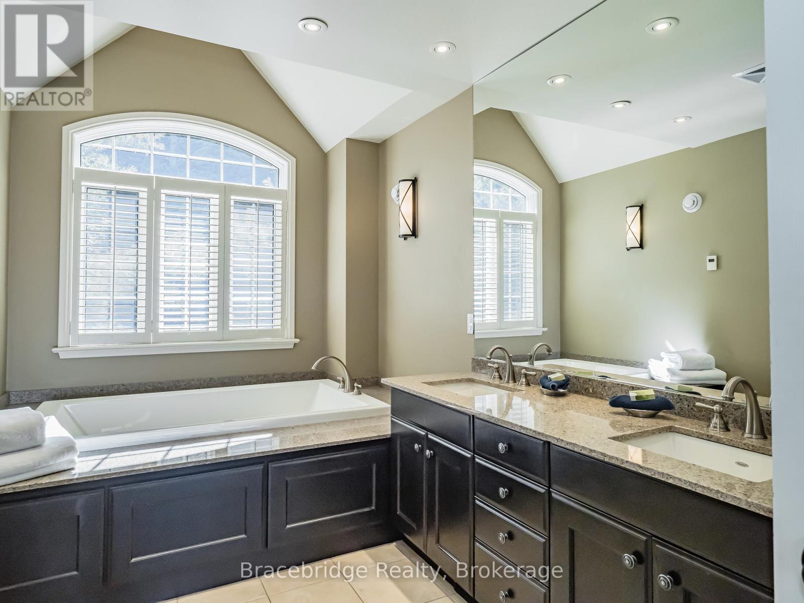 Sandfield 4 W1 - 3876 Muskoka Rd 118 Highway W, Muskoka Lakes, Ontario  P0B 1J0 - Photo 21 - X12984062