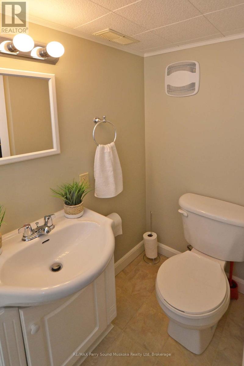 60 William Street, Parry Sound, Ontario  P2A 1V1 - Photo 39 - X12986324