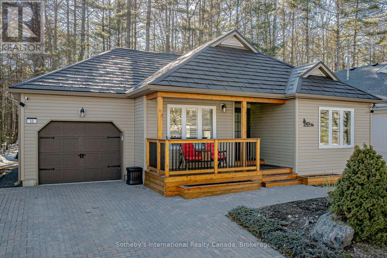 35 Pineridge Gate, Gravenhurst, Ontario  P1P 1Y4 - Photo 1 - X12991112