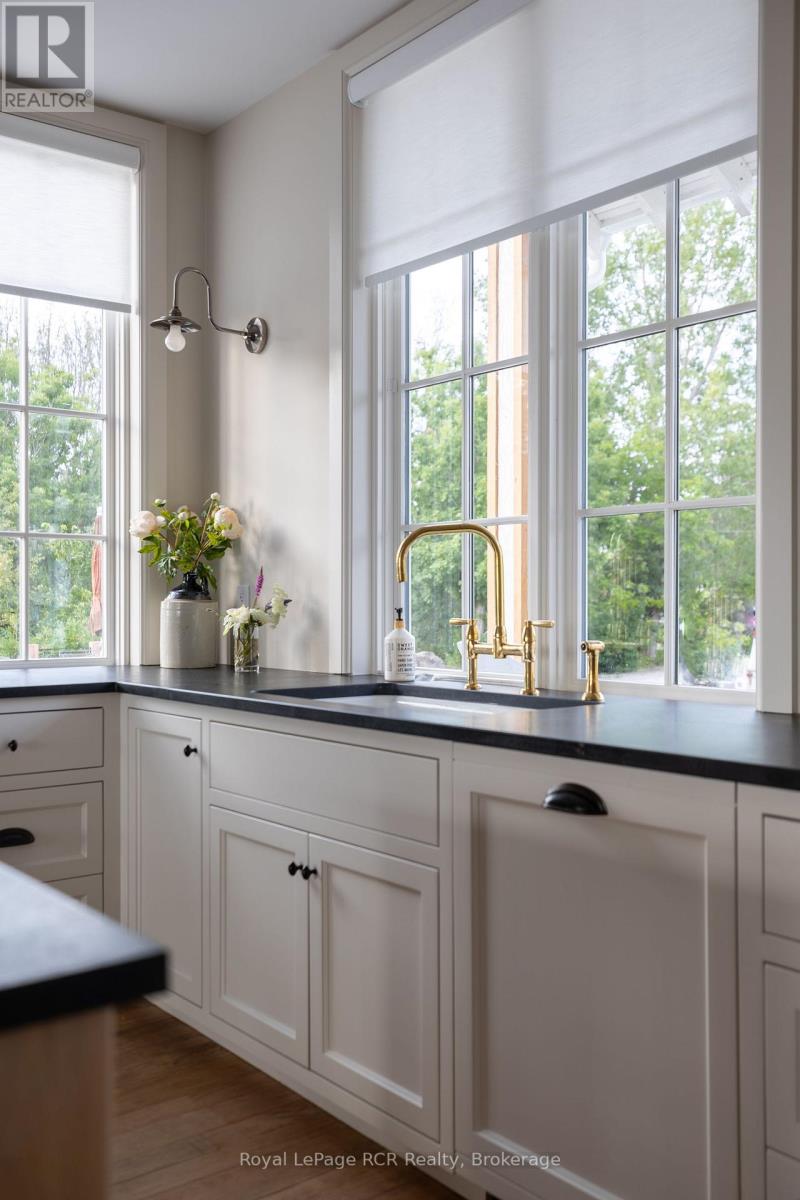 101 Evergreen Lane, Georgian Bay, Ontario  L0K 1S0 - Photo 11 - X12995170